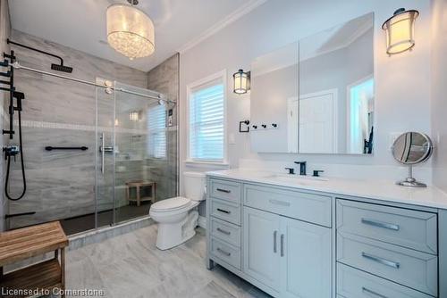 131 Green Road, Hamilton, ON - Indoor Photo Showing Bathroom