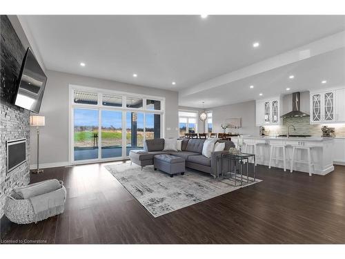 40850 Forks Road, Wainfleet, ON - Indoor Photo Showing Living Room