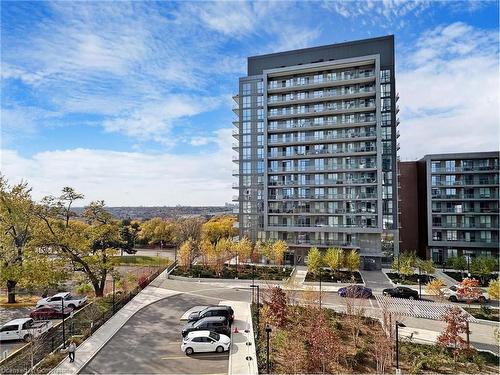 416-32 Forest Manor Road, Toronto, ON 