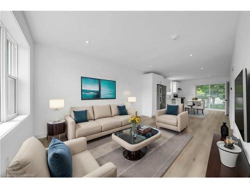 875 Fennell Avenue E, Hamilton, ON - Indoor Photo Showing Living Room