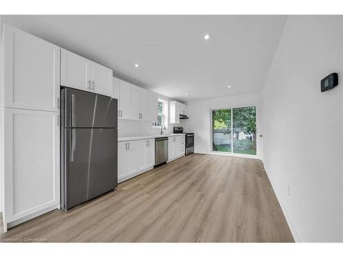 875 Fennell Avenue E, Hamilton, ON - Indoor Photo Showing Kitchen