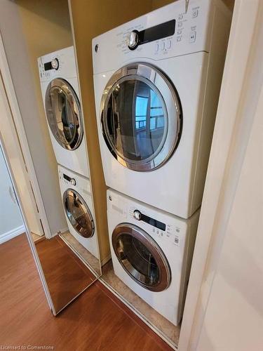 502-222 Jackson Street W, Hamilton, ON - Indoor Photo Showing Laundry Room