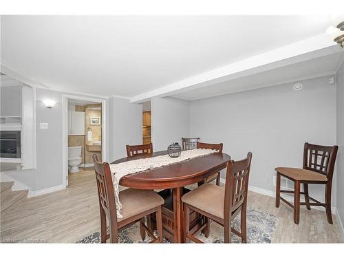 403-50 Main Street, Dundas, ON - Indoor Photo Showing Dining Room