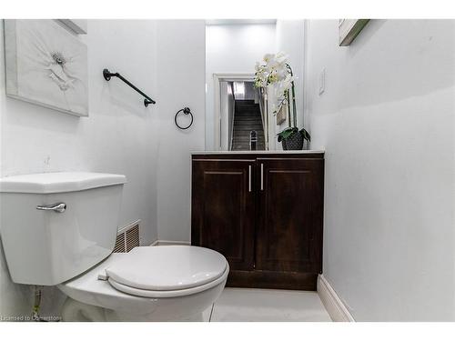 334 Cannon Street E, Hamilton, ON - Indoor Photo Showing Bathroom