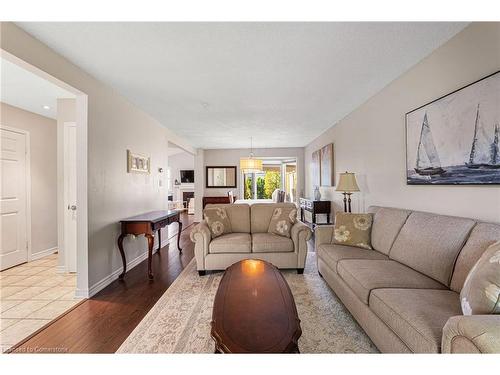 30 Rosewell Street, Hamilton, ON - Indoor Photo Showing Living Room