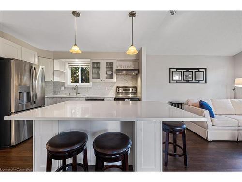 30 Rosewell Street, Hamilton, ON - Indoor Photo Showing Kitchen With Upgraded Kitchen