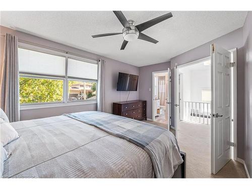 30 Rosewell Street, Hamilton, ON - Indoor Photo Showing Bedroom