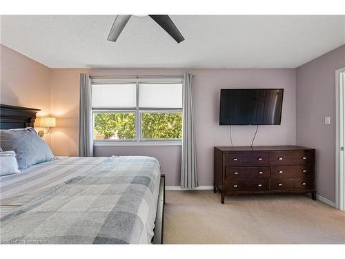 30 Rosewell Street, Hamilton, ON - Indoor Photo Showing Bedroom