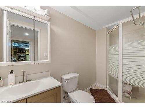 30 Rosewell Street, Hamilton, ON - Indoor Photo Showing Bathroom