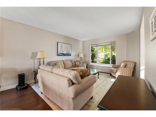 30 Rosewell Street, Hamilton, ON - Indoor Photo Showing Living Room