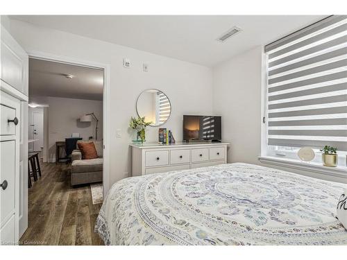 220-1 Redfern Avenue Avenue, Hamilton, ON - Indoor Photo Showing Bedroom