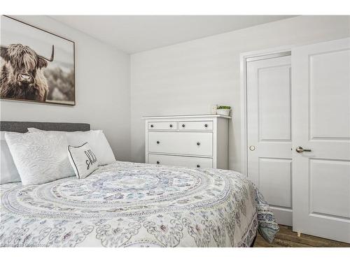 220-1 Redfern Avenue Avenue, Hamilton, ON - Indoor Photo Showing Bedroom