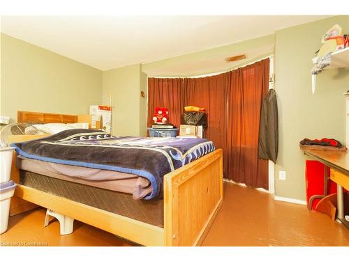 37 Senator Avenue, Hamilton, ON - Indoor Photo Showing Bedroom