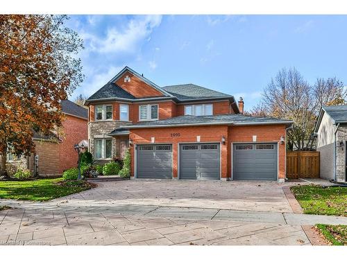 2095 Simcoe Drive, Burlington, ON - Outdoor With Facade