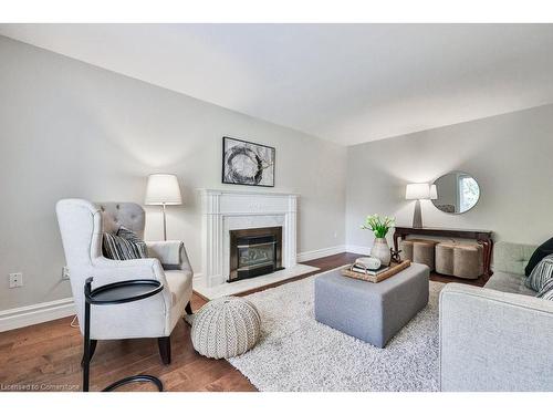 2095 Simcoe Drive, Burlington, ON - Indoor Photo Showing Living Room With Fireplace