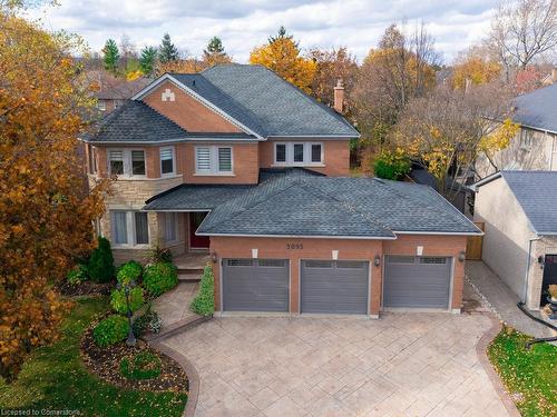 2095 Simcoe Drive, Burlington, ON - Outdoor With Facade