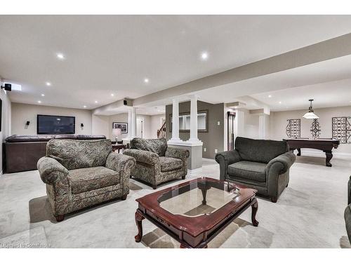 2095 Simcoe Drive, Burlington, ON - Indoor Photo Showing Living Room