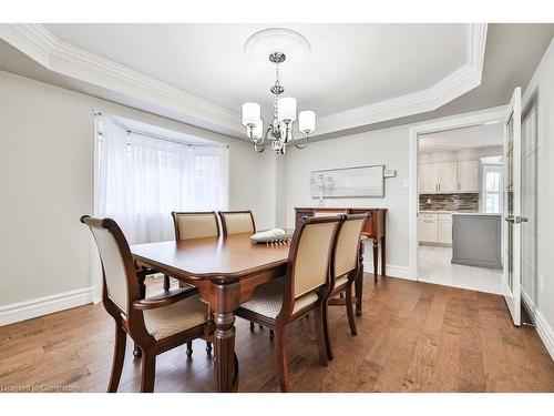 2095 Simcoe Drive, Burlington, ON - Indoor Photo Showing Dining Room