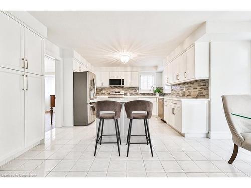 2095 Simcoe Drive, Burlington, ON - Indoor Photo Showing Kitchen