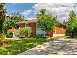 5 Burrwood Drive  Hamilton, ON L9C 3S9