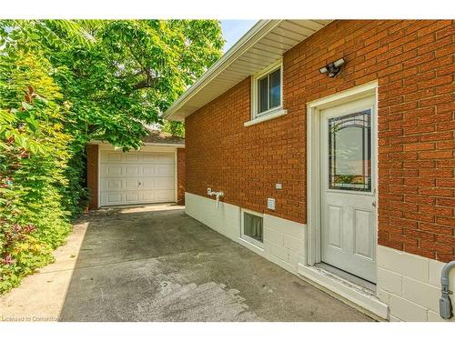 5 Burrwood Drive, Hamilton, ON 