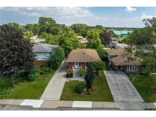 5 Burrwood Drive, Hamilton, ON 