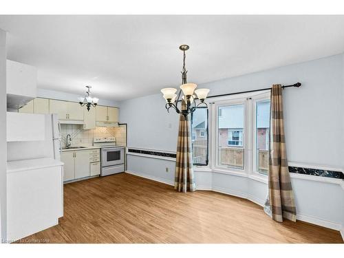 14-1255 Upper Gage Avenue, Hamilton, ON - Indoor Photo Showing Kitchen