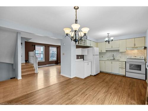 14-1255 Upper Gage Avenue, Hamilton, ON - Indoor Photo Showing Kitchen