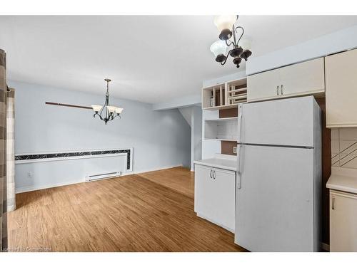 14-1255 Upper Gage Avenue, Hamilton, ON - Indoor Photo Showing Kitchen