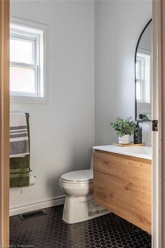 220 Hughson Street N, Hamilton, ON - Indoor Photo Showing Bathroom