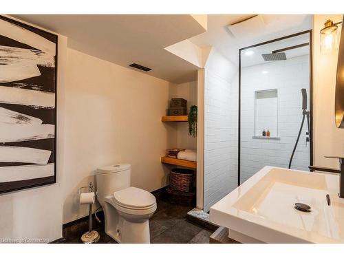 220 Hughson Street N, Hamilton, ON - Indoor Photo Showing Bathroom