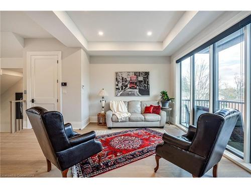 11 Church Street, Ancaster, ON - Indoor Photo Showing Living Room