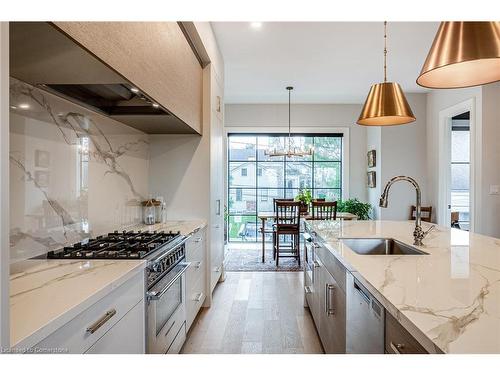 11 Church Street, Ancaster, ON - Indoor Photo Showing Kitchen With Upgraded Kitchen