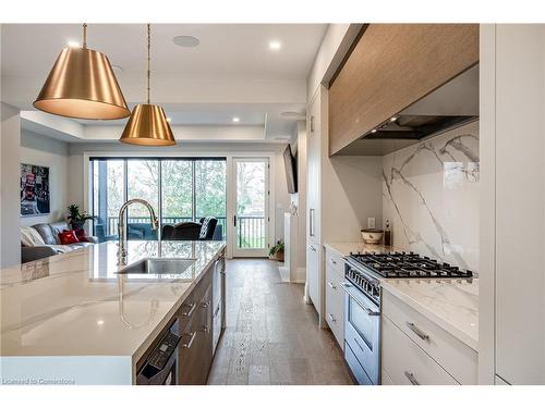 11 Church Street, Ancaster, ON - Indoor Photo Showing Kitchen With Upgraded Kitchen