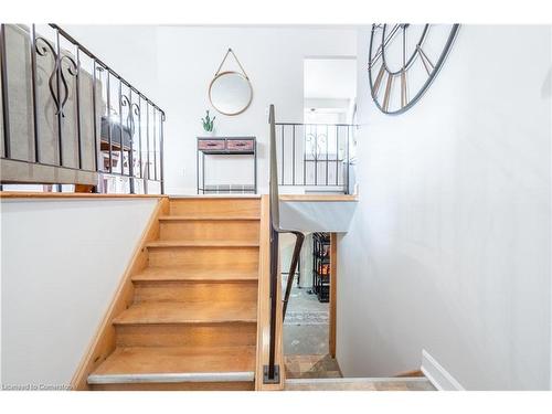 205 Hanover Place, Hamilton, ON - Indoor Photo Showing Other Room