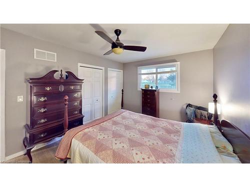 6436 Armstrong Drive, Niagara Falls, ON - Indoor Photo Showing Bedroom