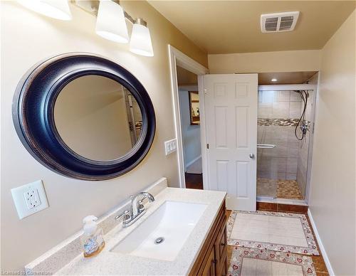 6436 Armstrong Drive, Niagara Falls, ON - Indoor Photo Showing Bathroom