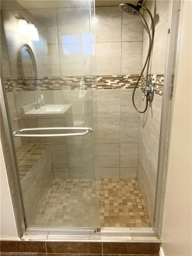 6436 Armstrong Drive, Niagara Falls, ON - Indoor Photo Showing Bathroom