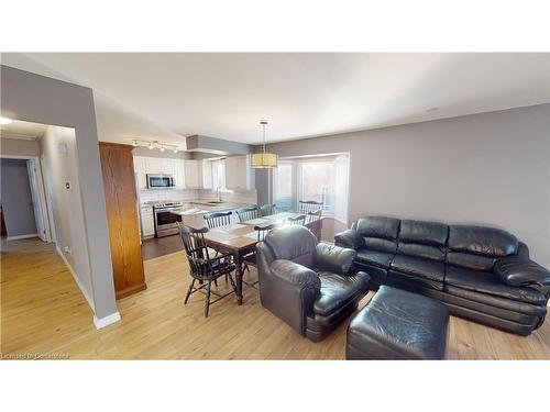 6436 Armstrong Drive, Niagara Falls, ON - Indoor Photo Showing Other Room