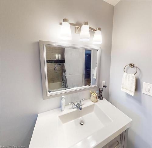 6436 Armstrong Drive, Niagara Falls, ON - Indoor Photo Showing Bathroom