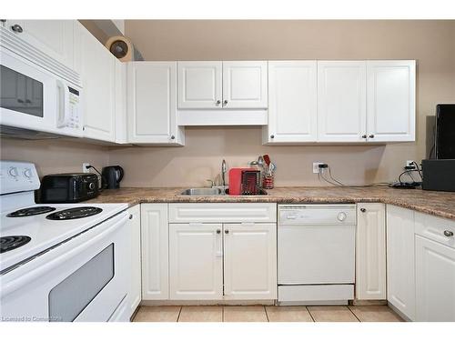 105-6365 Drummond Road, Niagara Falls, ON - Indoor Photo Showing Kitchen