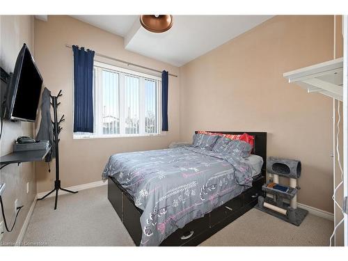 105-6365 Drummond Road, Niagara Falls, ON - Indoor Photo Showing Bedroom