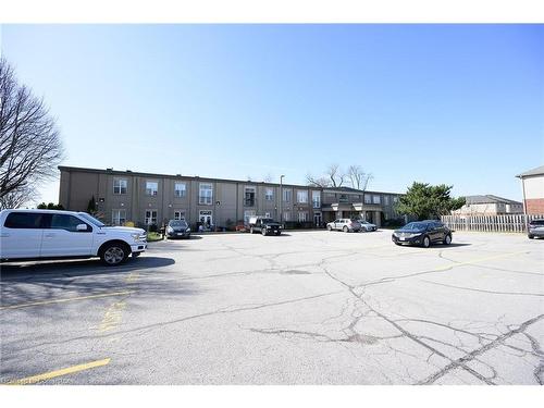 105-6365 Drummond Road, Niagara Falls, ON - Outdoor