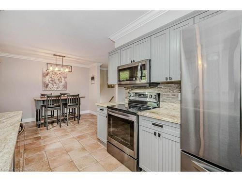 4455 Rogers Road, Burlington, ON - Indoor Photo Showing Kitchen