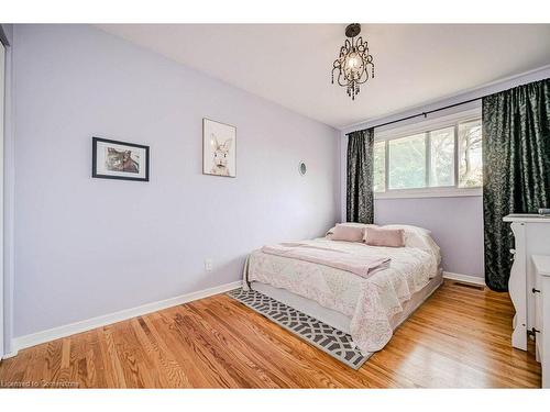 4455 Rogers Road, Burlington, ON - Indoor Photo Showing Bedroom