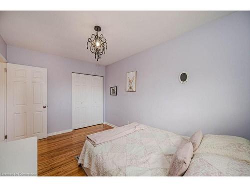 4455 Rogers Road, Burlington, ON - Indoor Photo Showing Bedroom