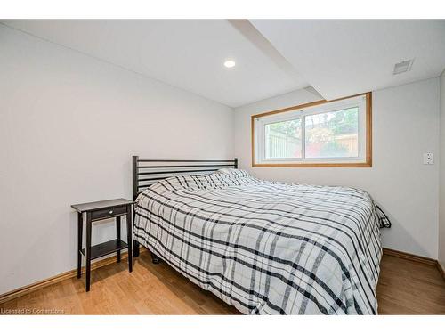 4455 Rogers Road, Burlington, ON - Indoor Photo Showing Bedroom