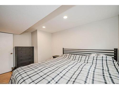 4455 Rogers Road, Burlington, ON - Indoor Photo Showing Bedroom