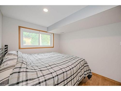 4455 Rogers Road, Burlington, ON - Indoor Photo Showing Bedroom