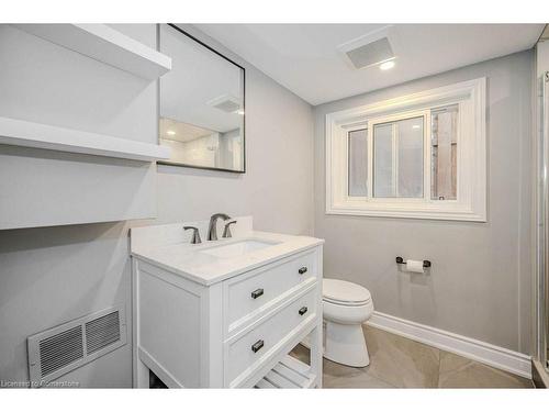 4455 Rogers Road, Burlington, ON - Indoor Photo Showing Bathroom